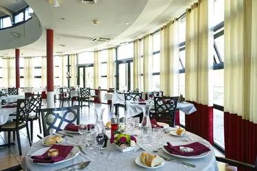 maison de retraite saint benoit poitiers restaurant