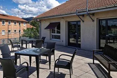 maison de retraite ambarroise terrasse exterieur etage amberieu en burguey 1