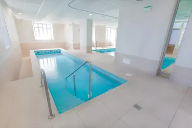 centre de reeducation du bessillon draguignan piscine