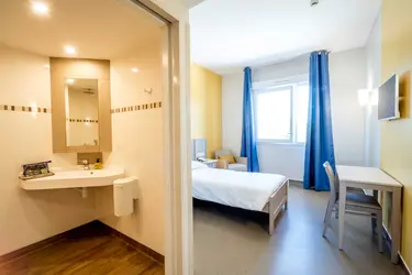 centre de soins la nouvelle aquitaine chambre2 pau