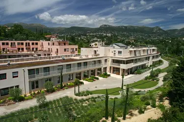 clinique l oliveraie des cayrons vence 06